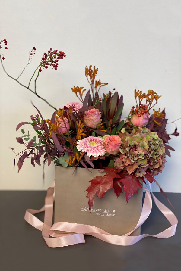 Box di fiori misti · Tortora, cm 20x25